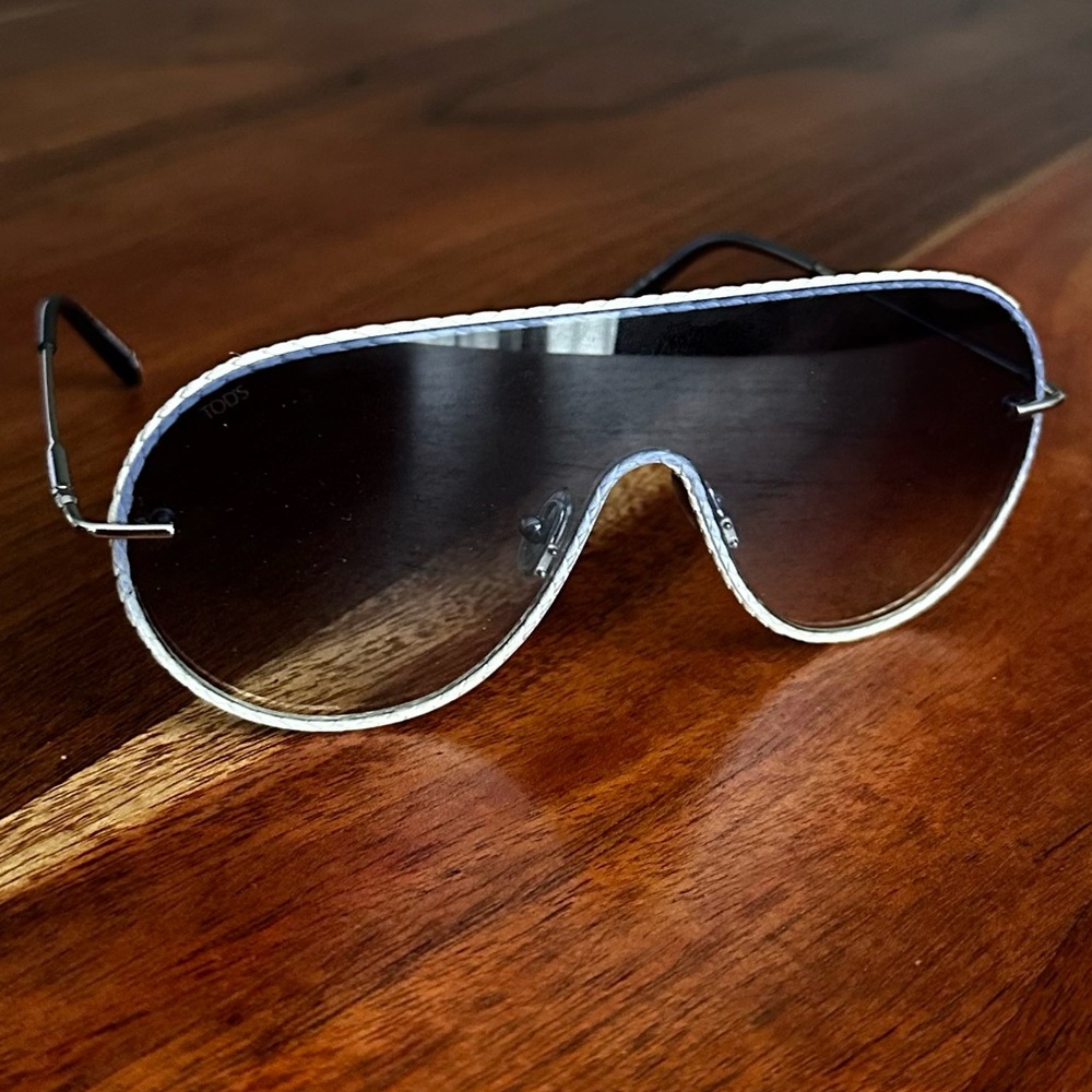 Tod’s sunglasses